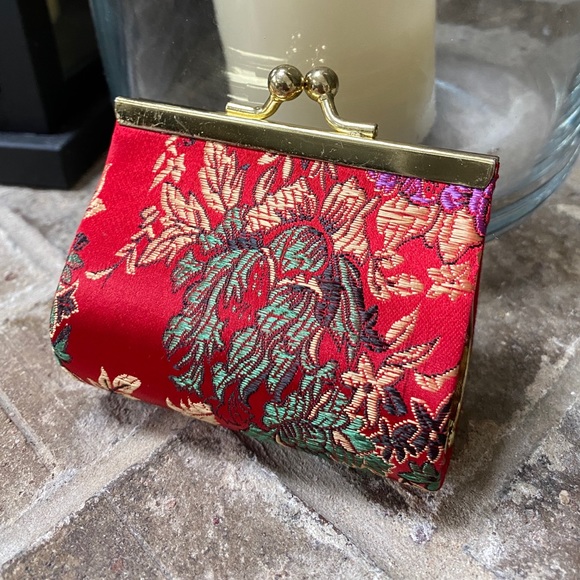 Handbags - Brocade Fabric Kiss Lock Coin Purse Clutch Gold Tone Hardware